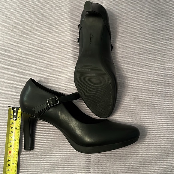 BNWT Clarks ladies black leather mary jane platform 3.5 inch heels size 10. - Picture 4 of 5
